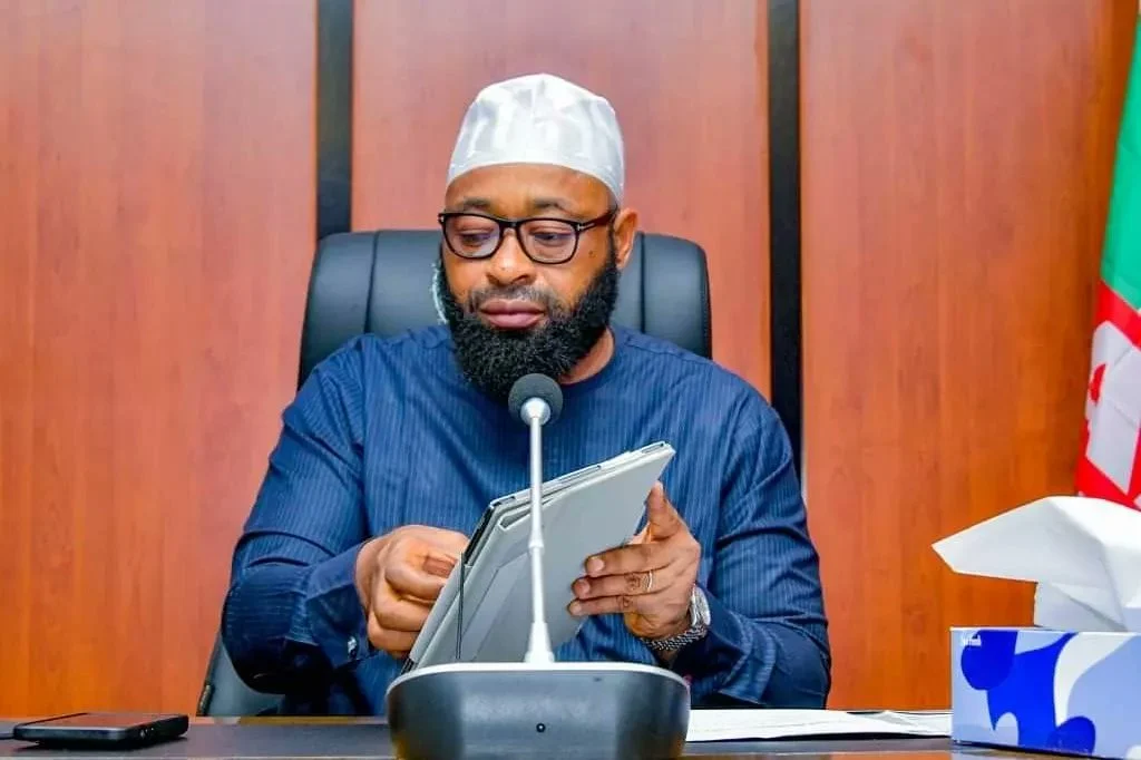 Bago Vows To Complete All Ongoing Niger Road Projects